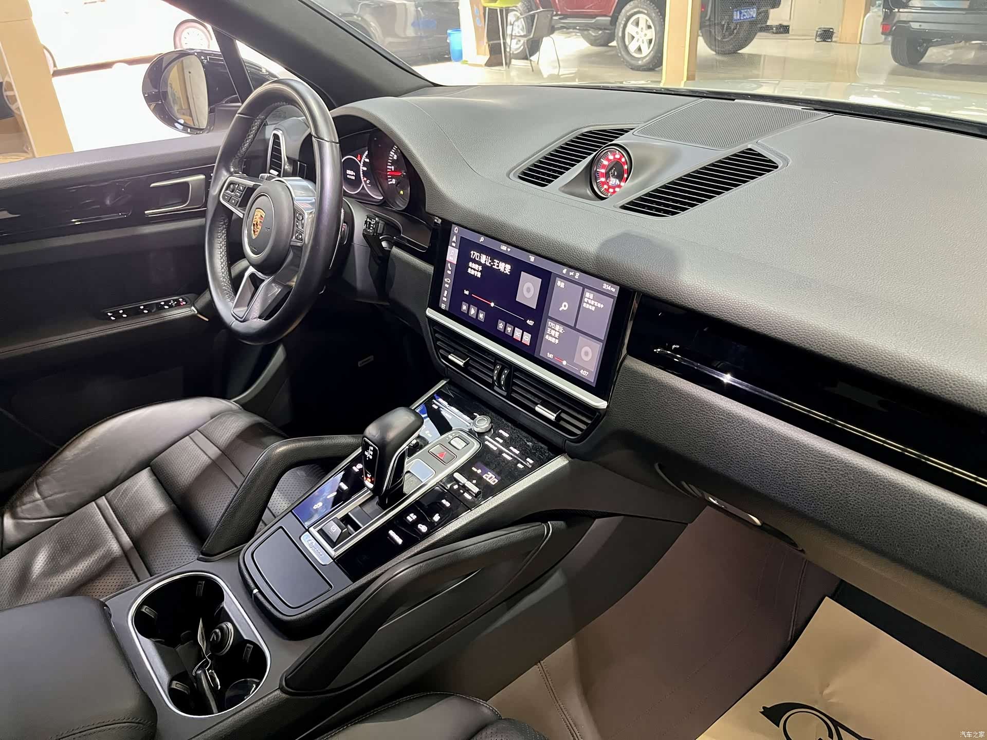 Porsche Cayenne, 2018 16