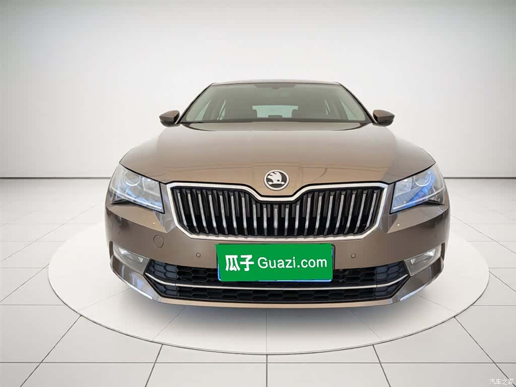 Skoda Superb, 2019 3