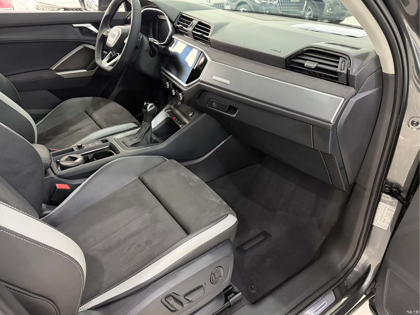 Audi Q3, 2022 9