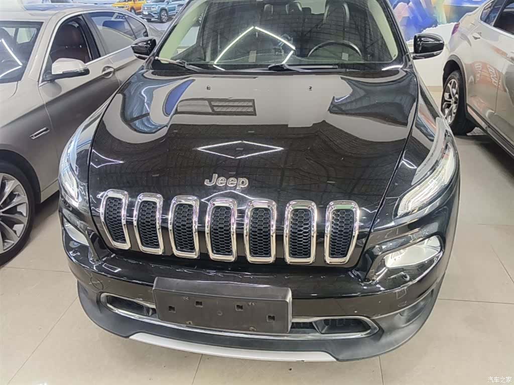 Jeep Cherokee, 2021 3