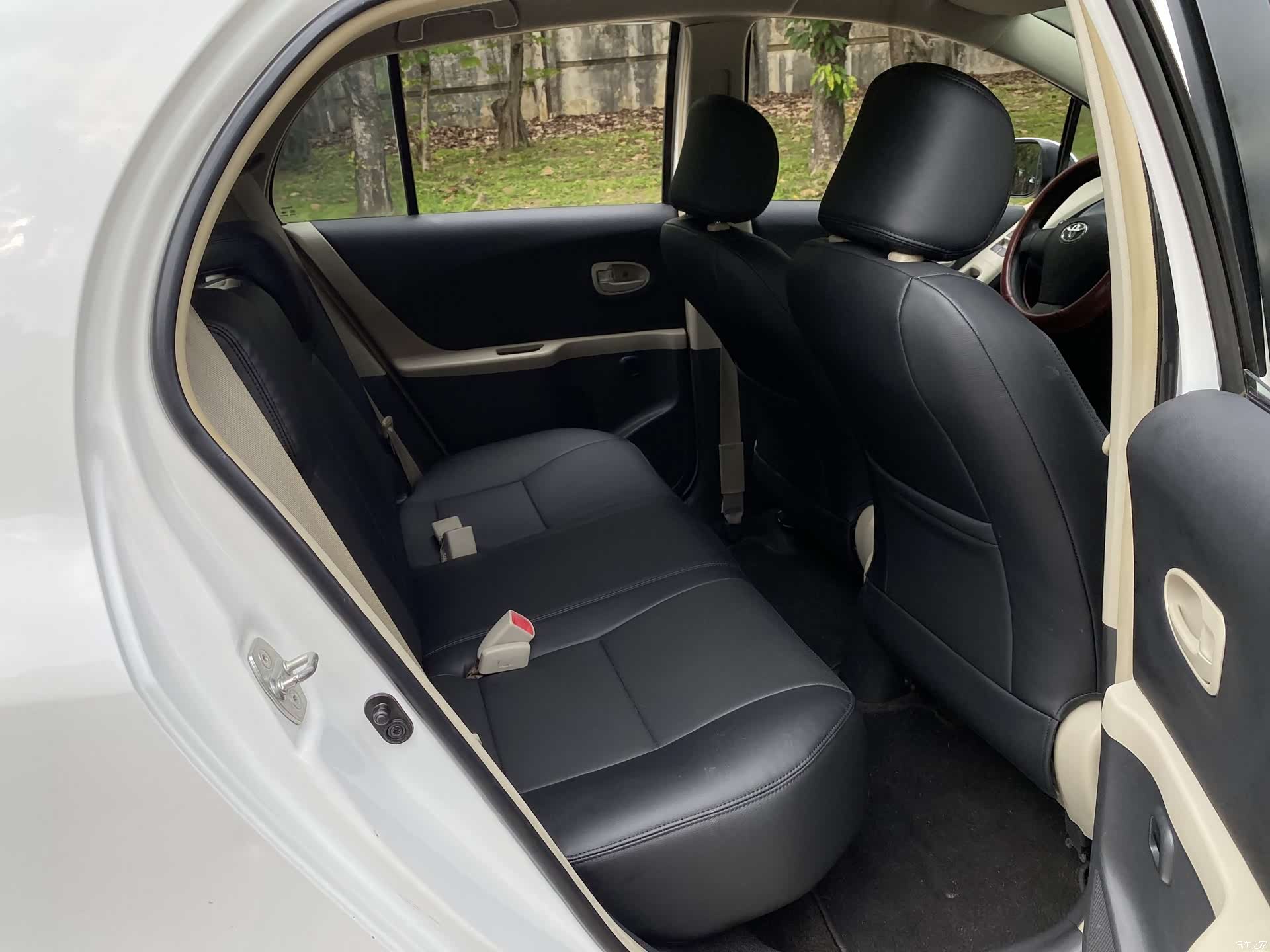 Toyota 1.6E, 2012 15