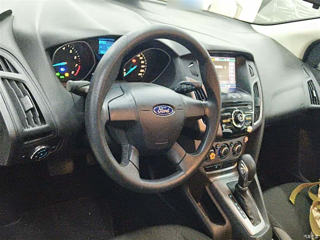 Ford Focus, 2015 10