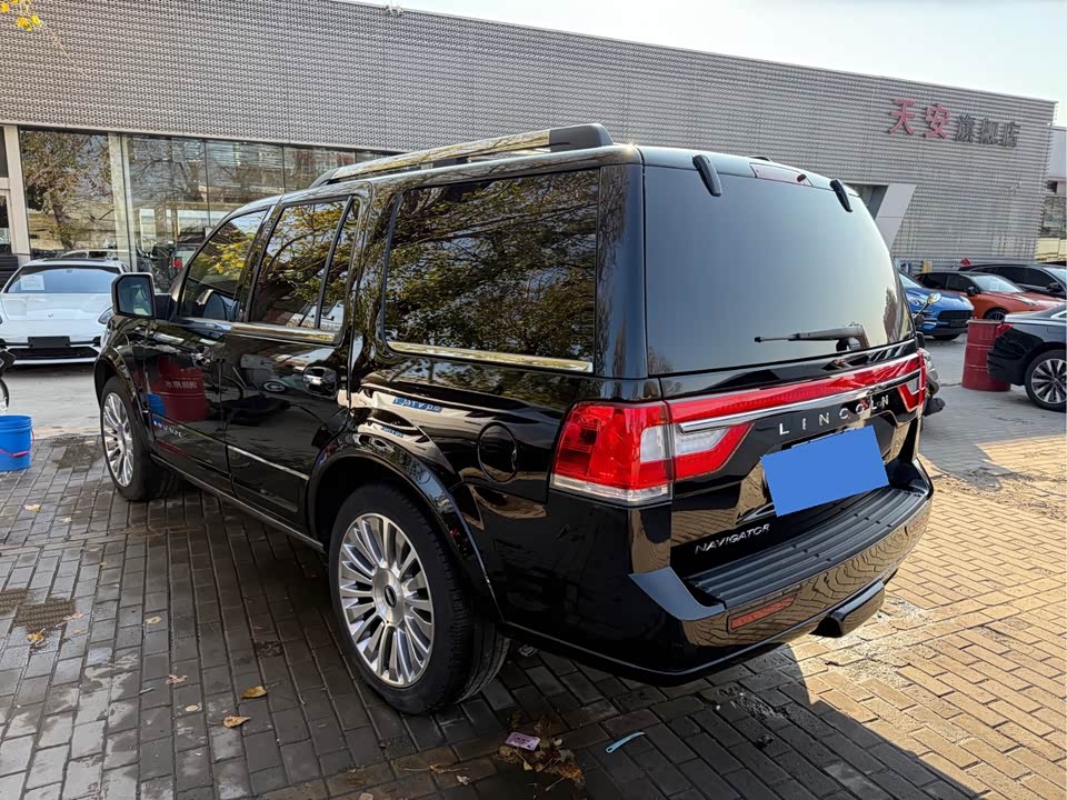 Lincoln Navigator