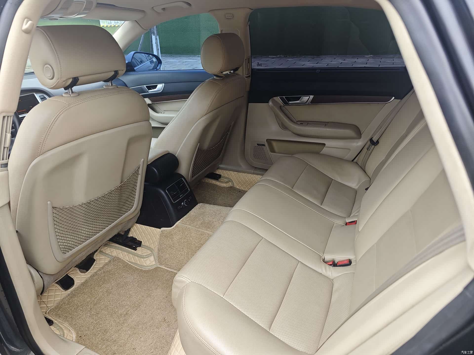 Audi A6L, 2010 19