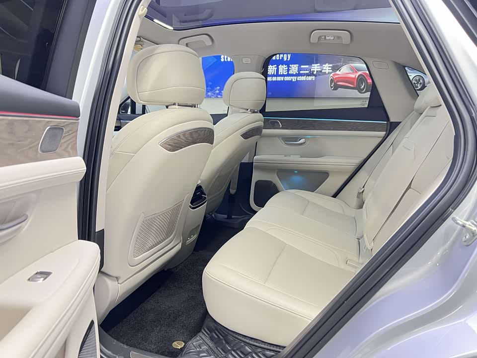 AITO Ask the world M5