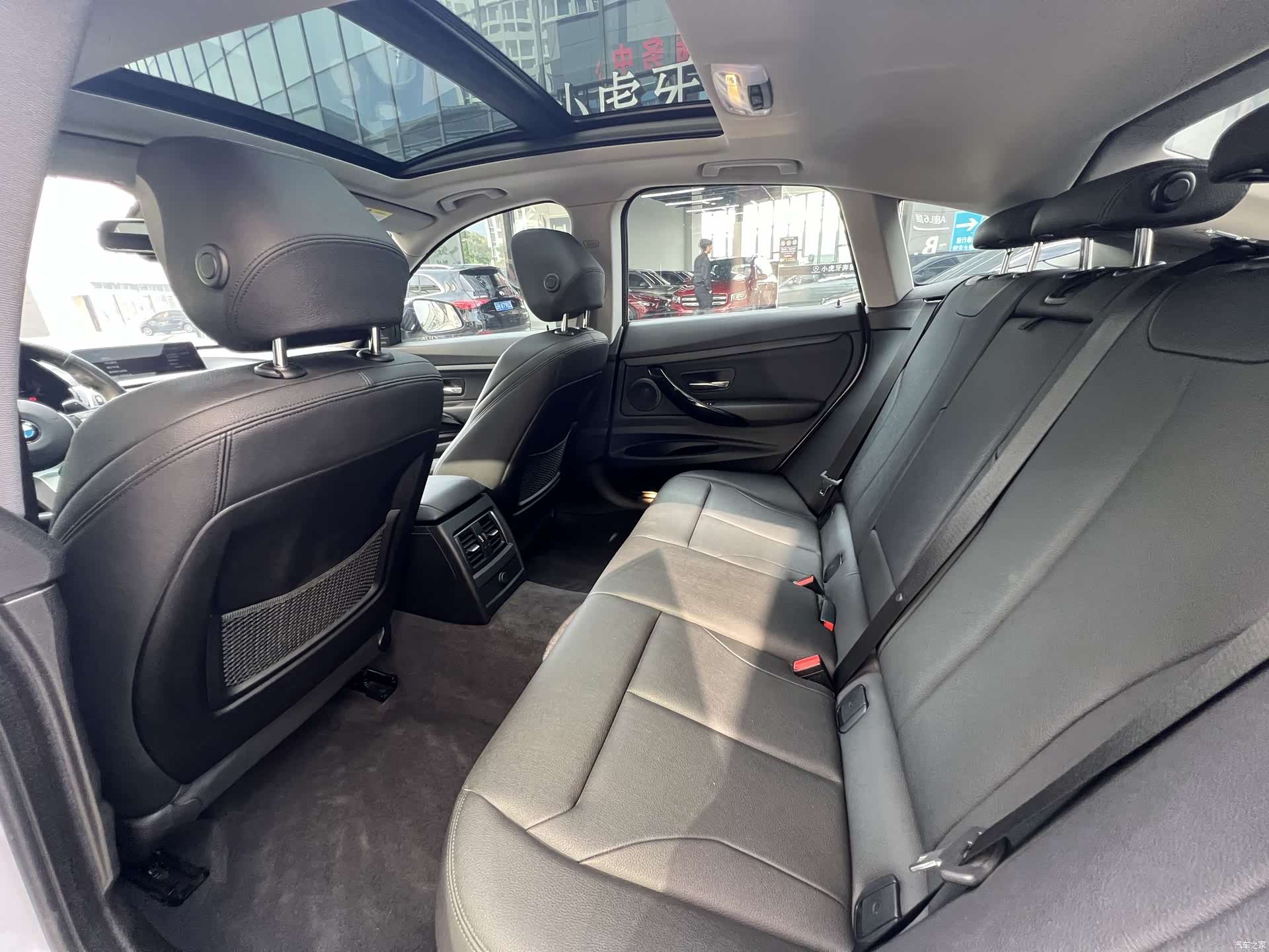 BMW 3 Series, 2018 8