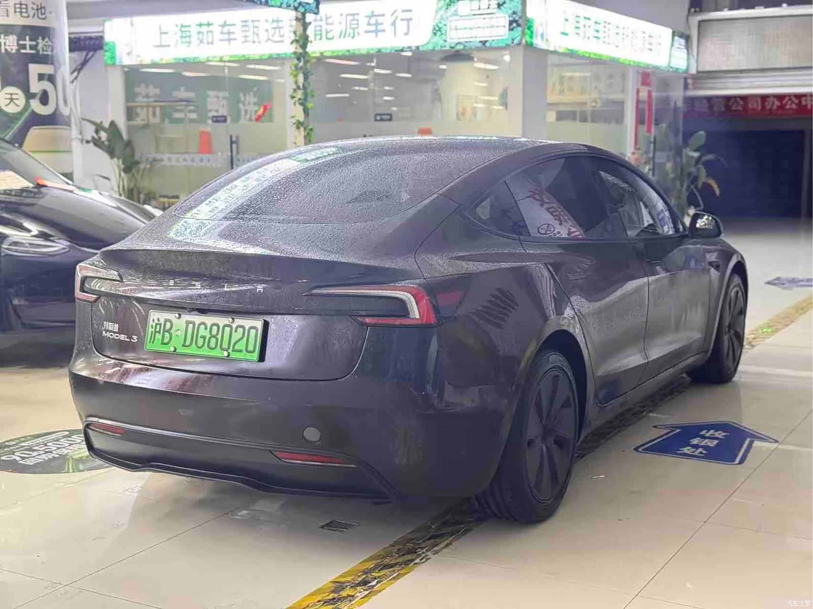 Tesla Model 3, 2025 7