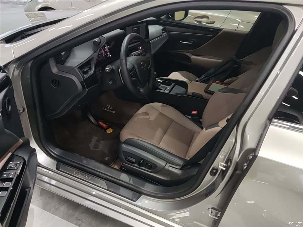 Lexus ES, 2024 15