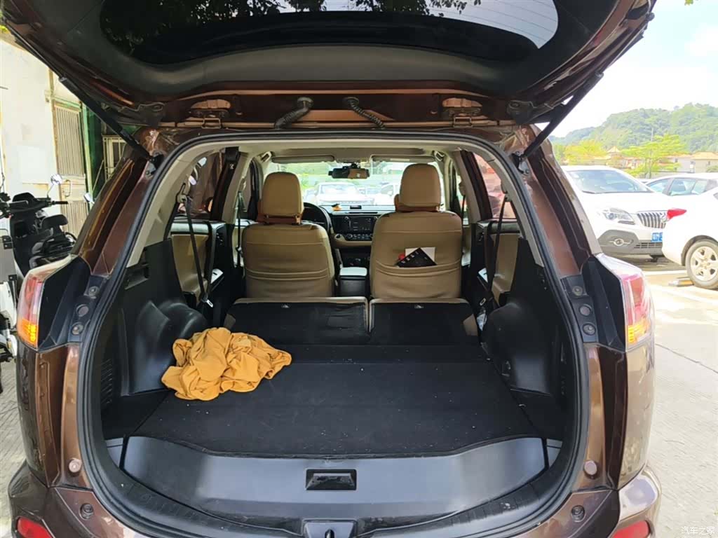 Toyota RAV4, 2017 19