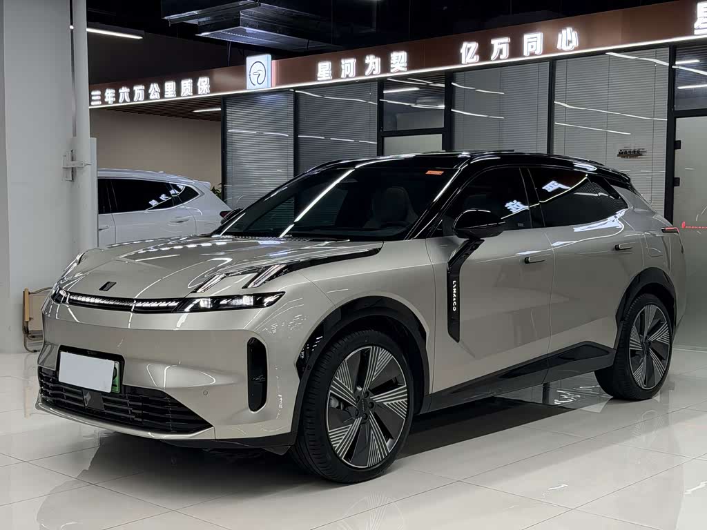 Lynk & Co 08 EM-P