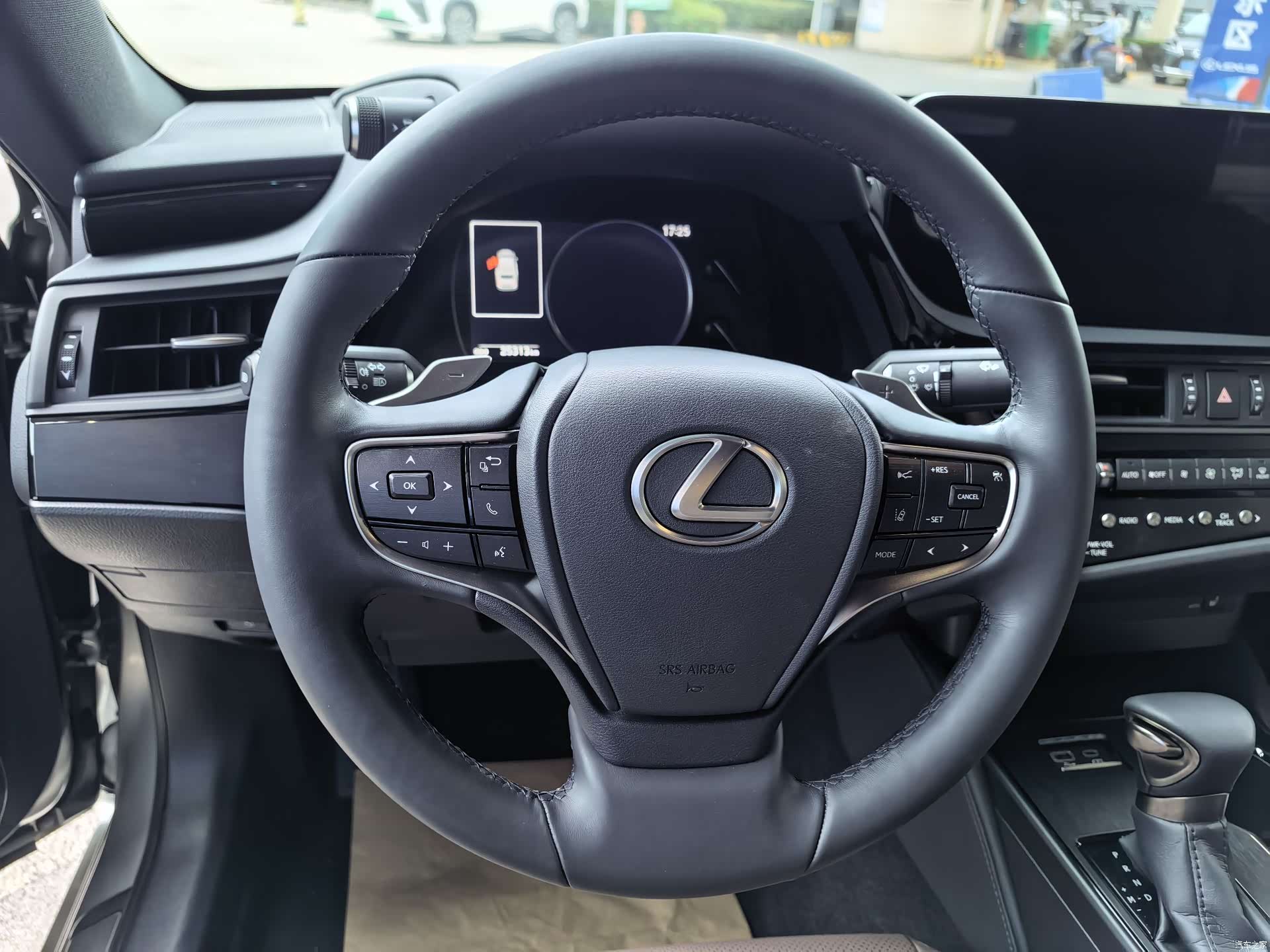 Lexus ES, 2024 7