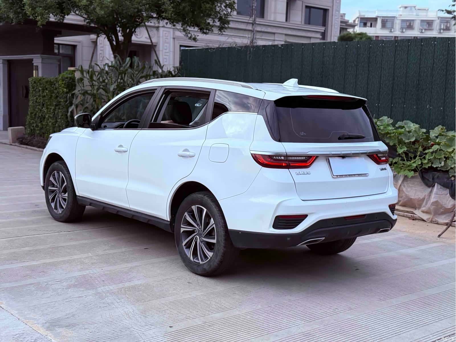 Geely X6, 2020 9