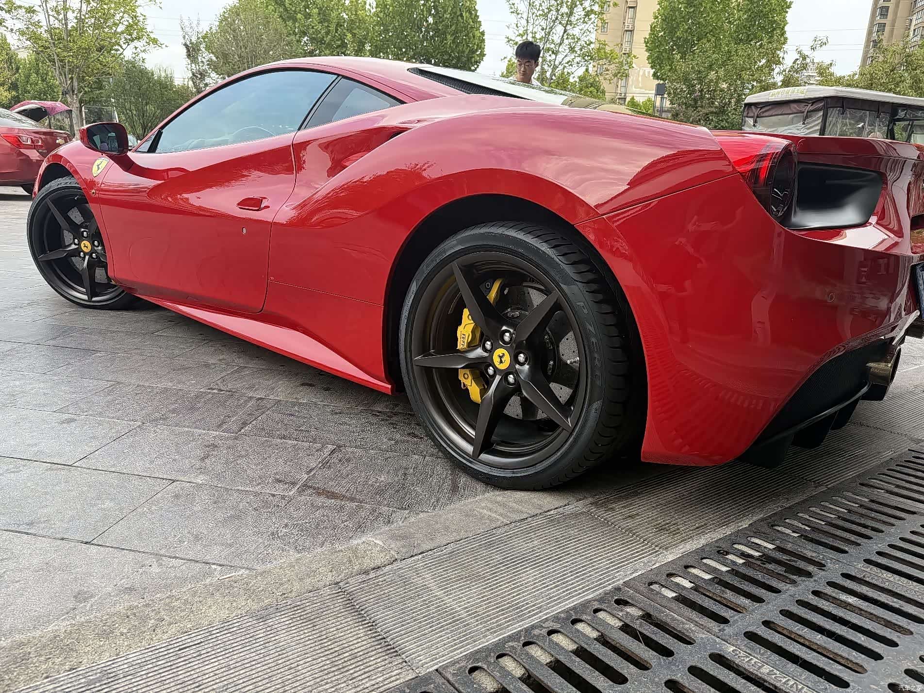 Ferrari 488, 2018 4
