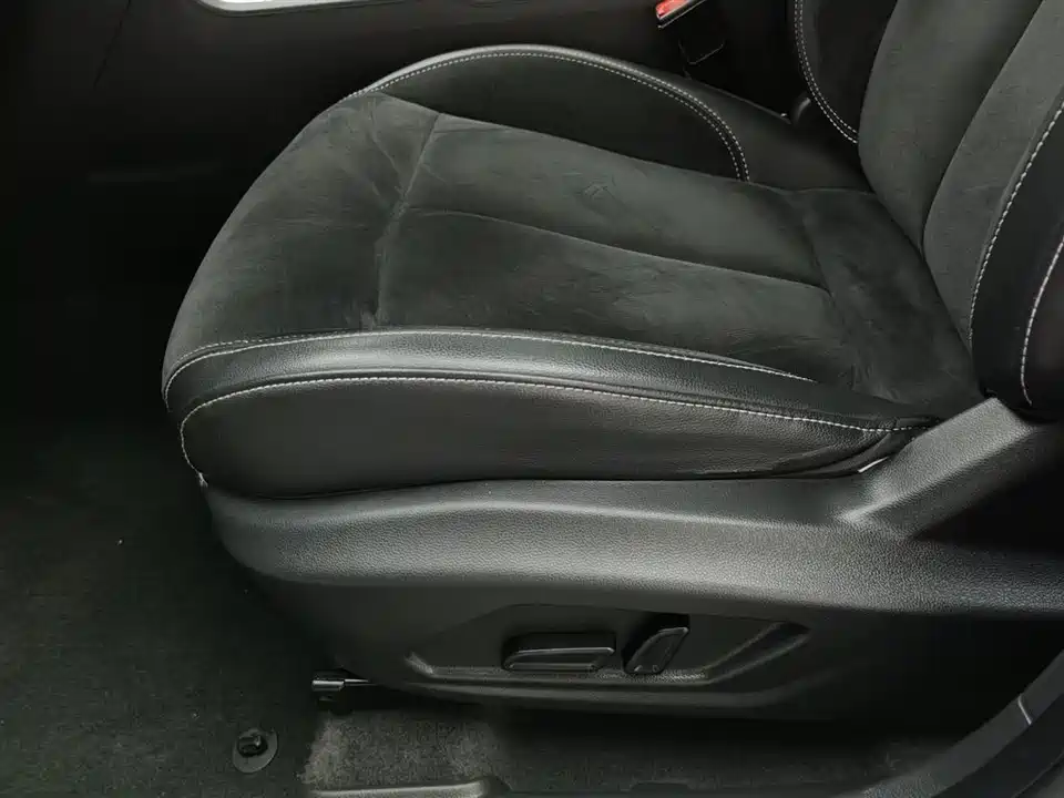 Roewe RX5 New energy