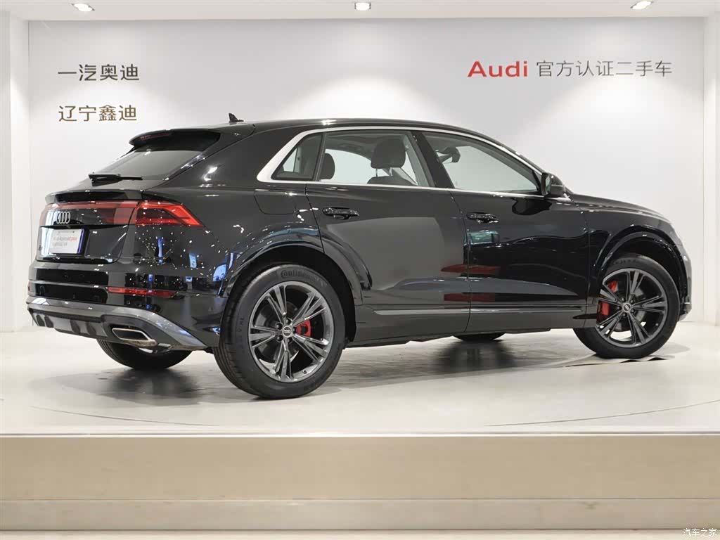 Audi Q8, 2025 4