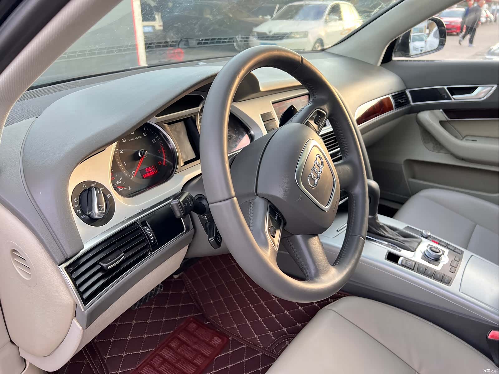 Audi A6L, 2012 8