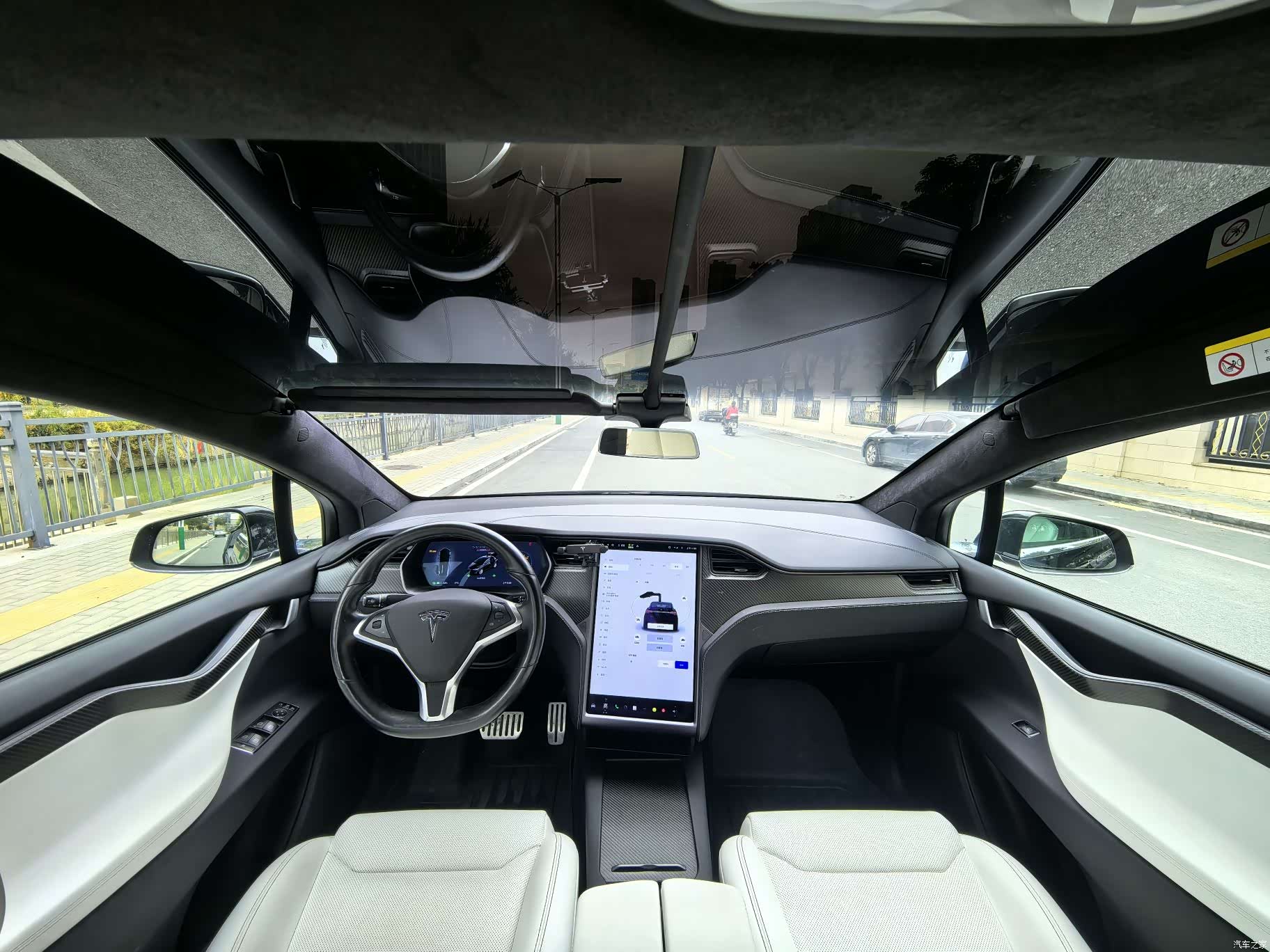 Tesla Model X, 2019 16