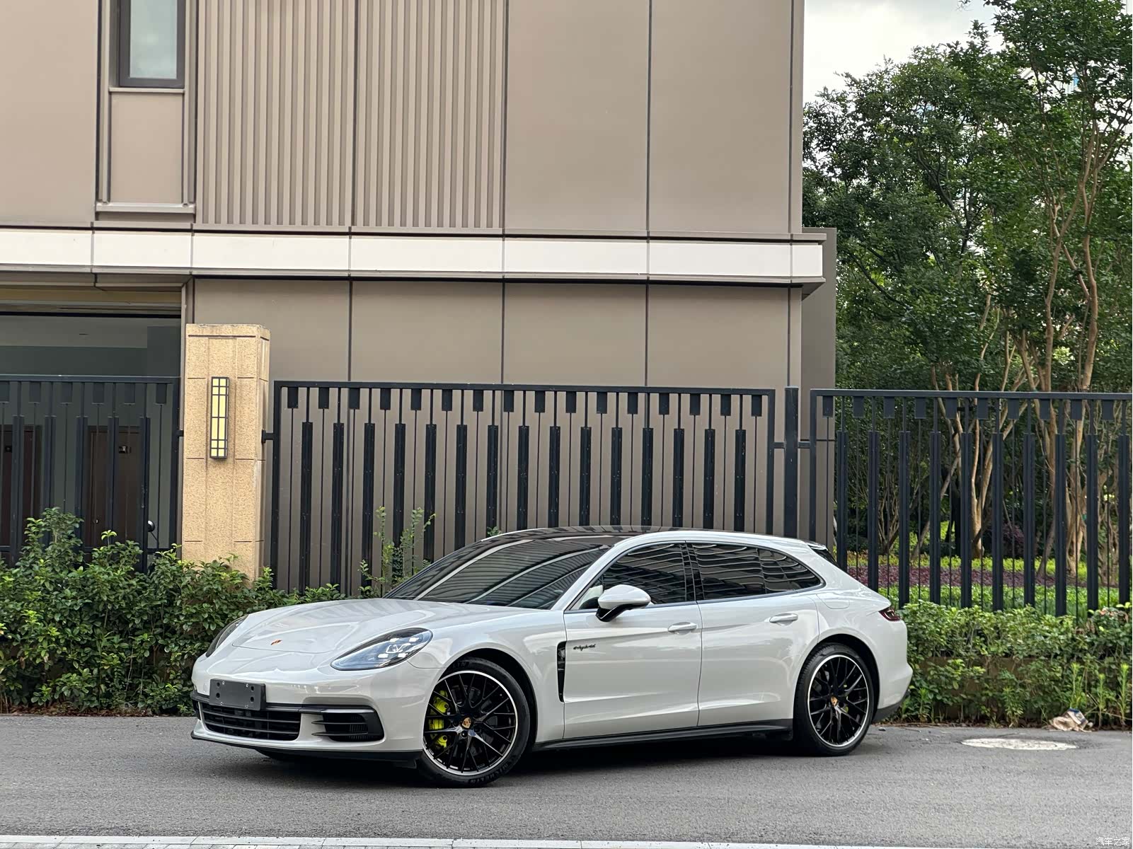 Porsche Panamera, 2019 1