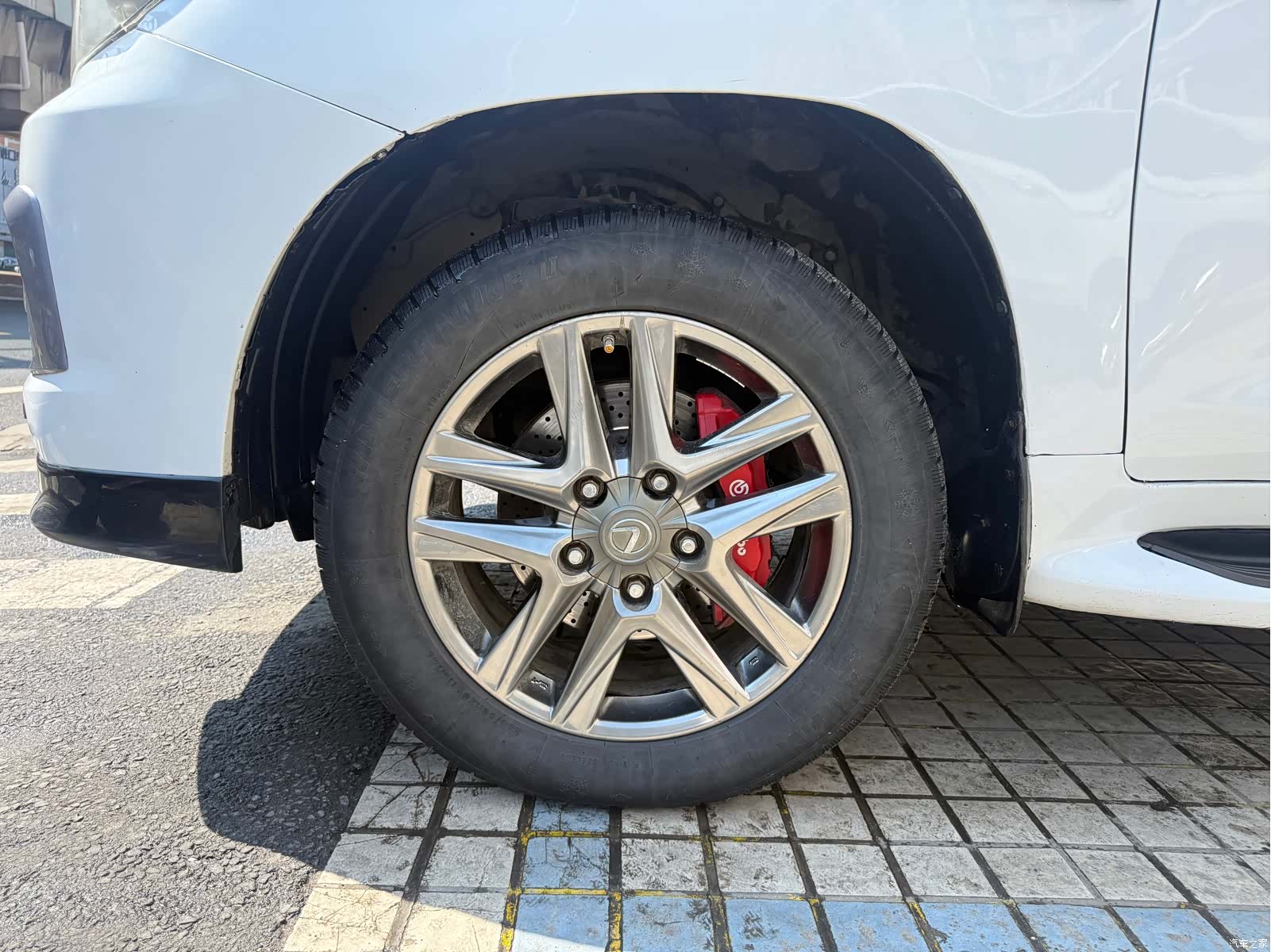 Lexus LX, 2009 10