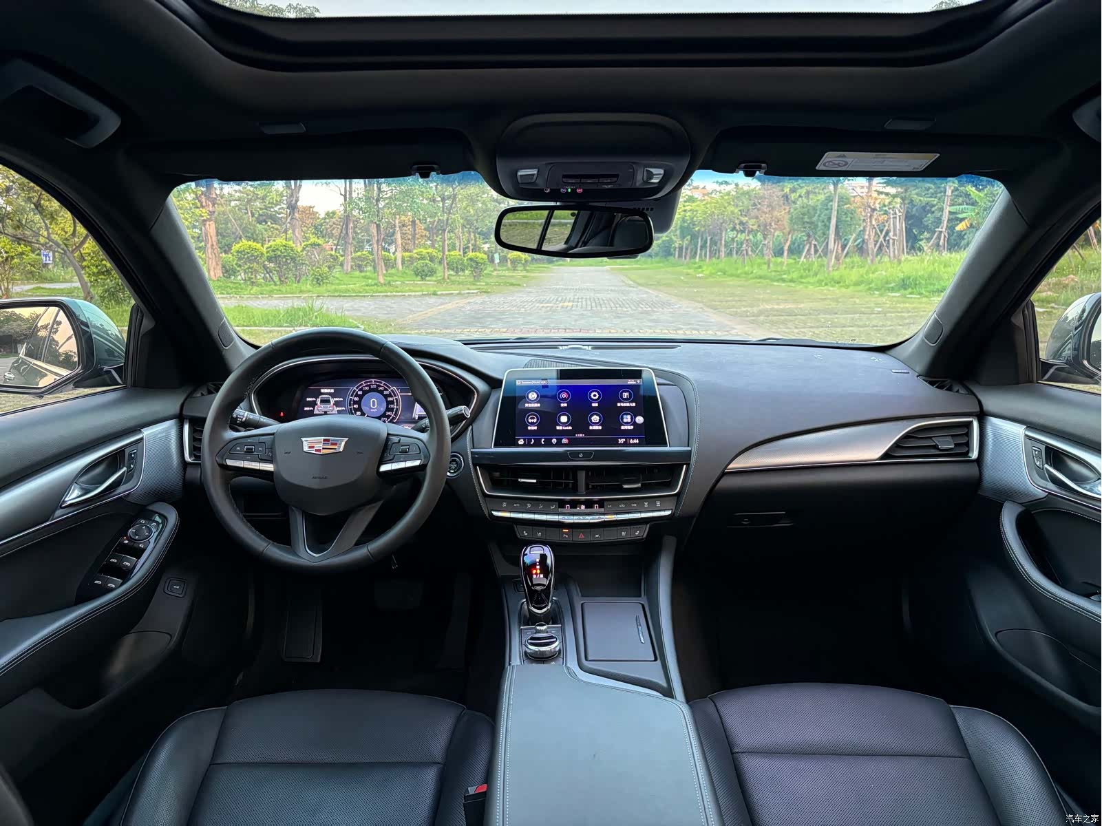 Cadillac CT5, 2024 все фото
