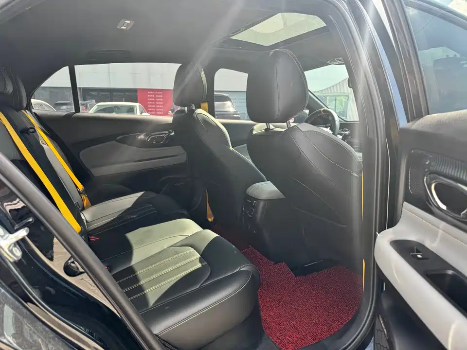 Trumpchi Shadow Leopard