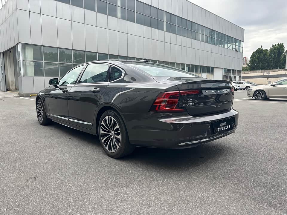 Volvo S90