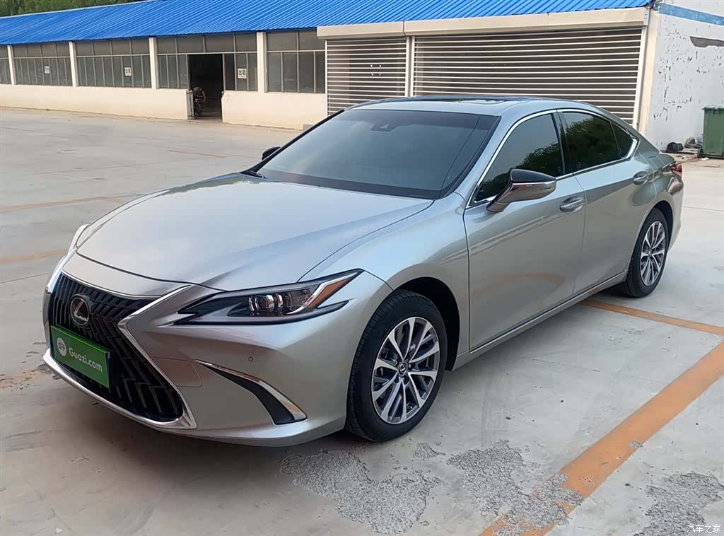 Lexus ES, 2024 1