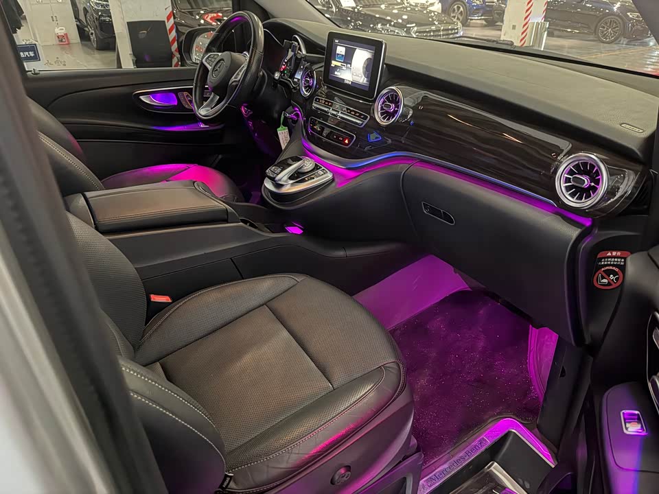 Mercedes-Benz V-class