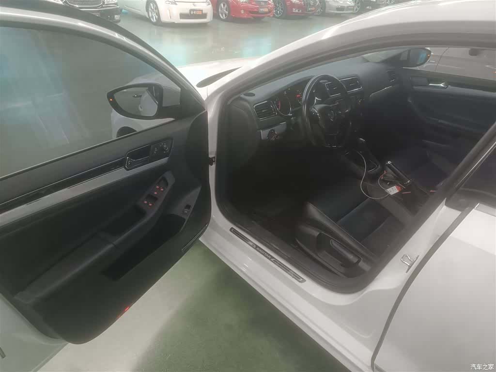 Volkswagen Sagitar, 2017 16