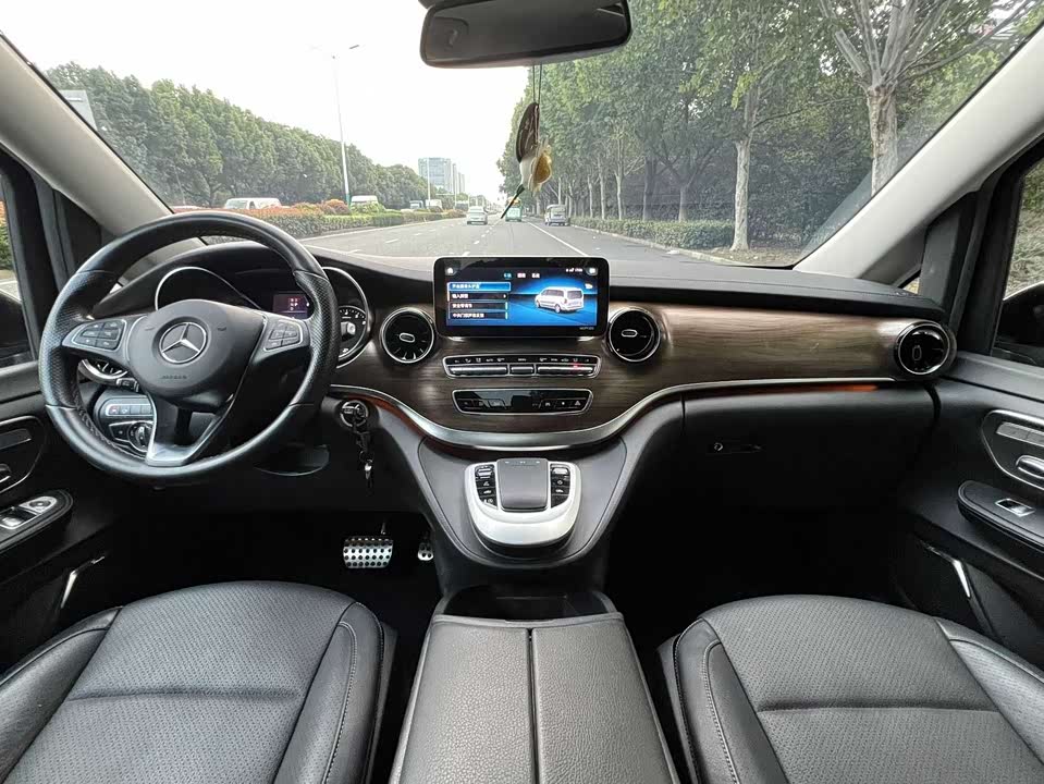 Mercedes-Benz V-class