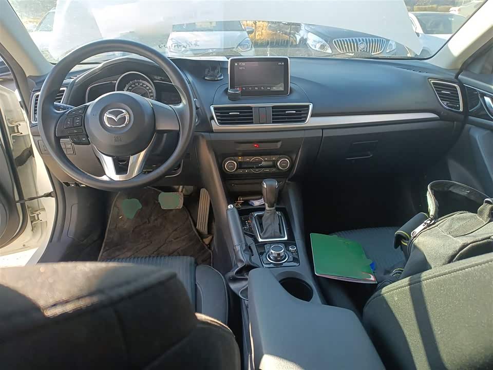 Mazda 3 Angkesaila