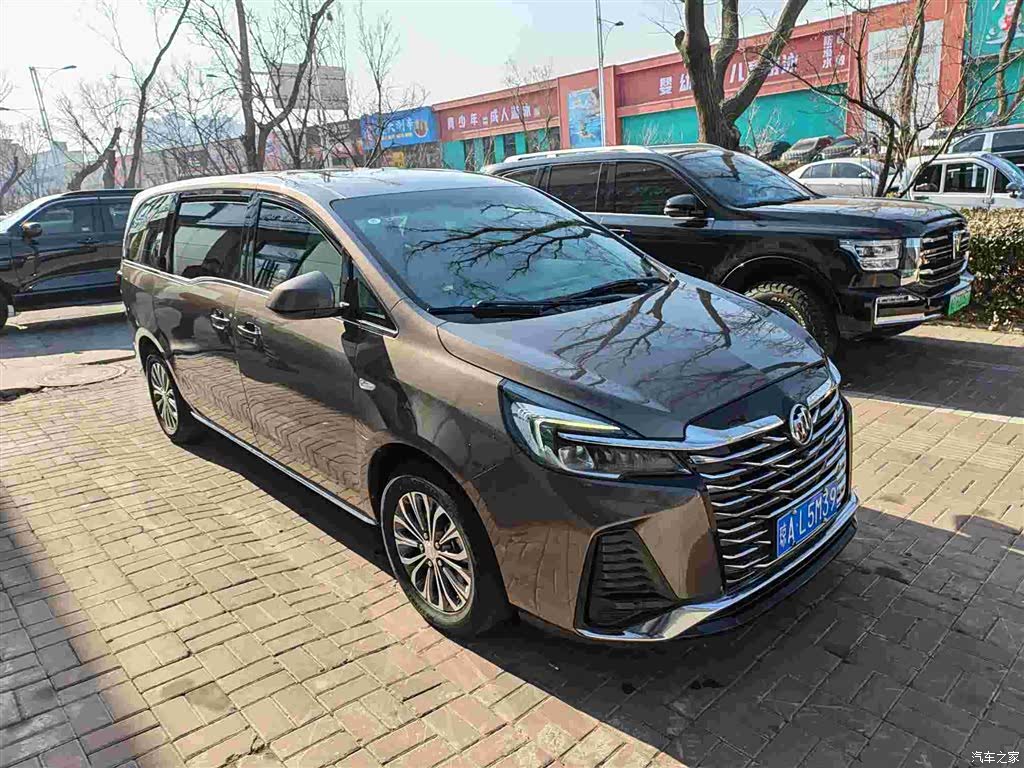 Buick GL8, 2022 3