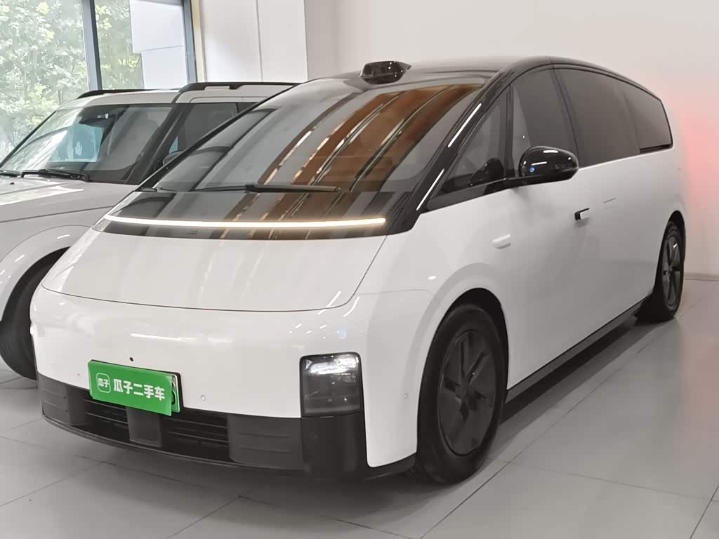Li Auto MEGA
