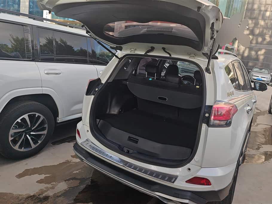 Toyota RAV4 Rongfang