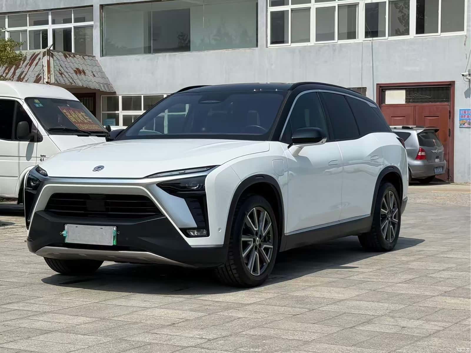 NIO ES8, 2023 1