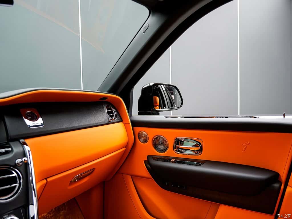 Rolls-Royce Cullinan, 2022 22