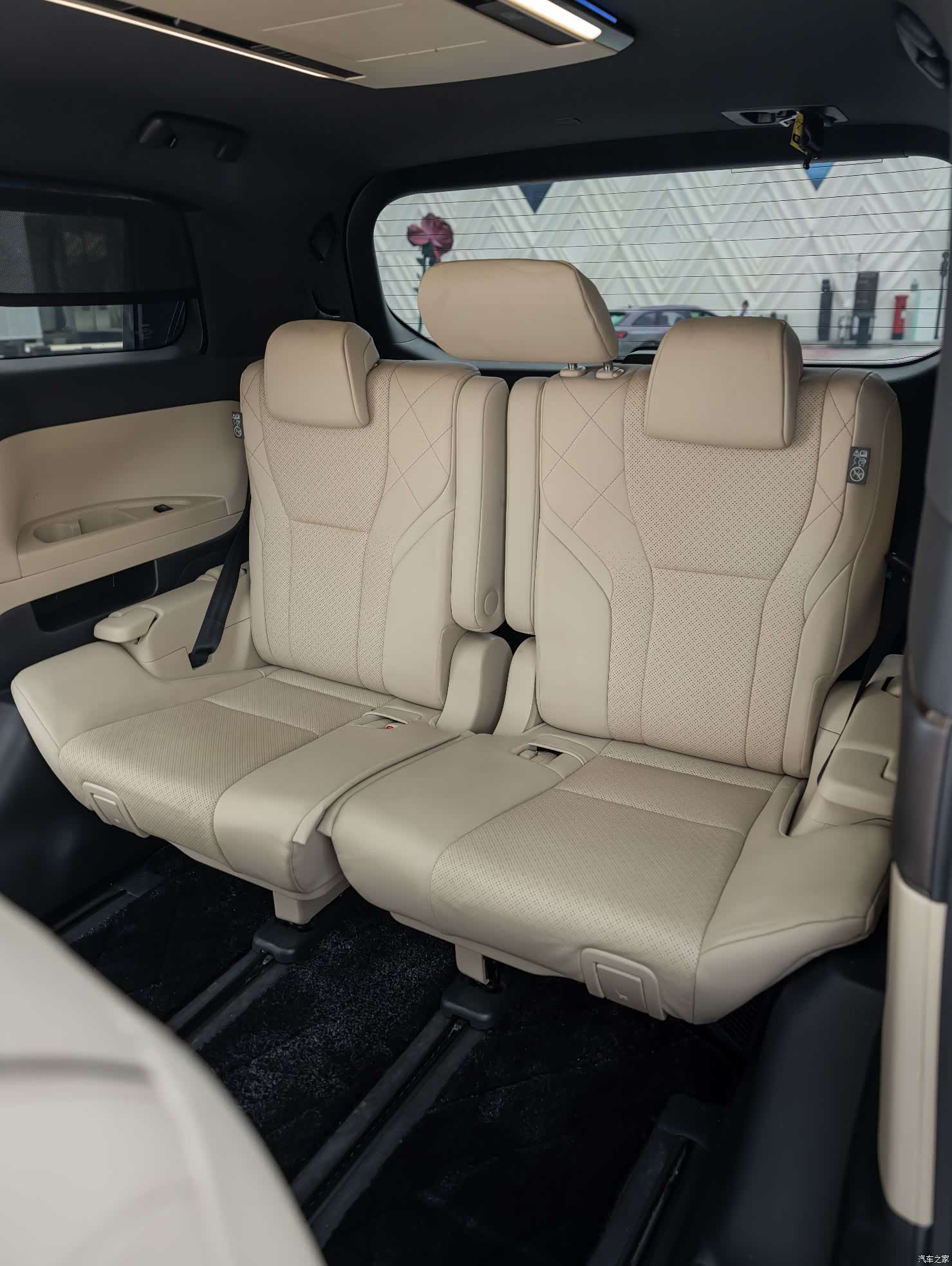 Toyota Alphard, 2024 23