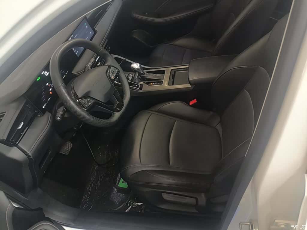 Roewe i5, 2025 15