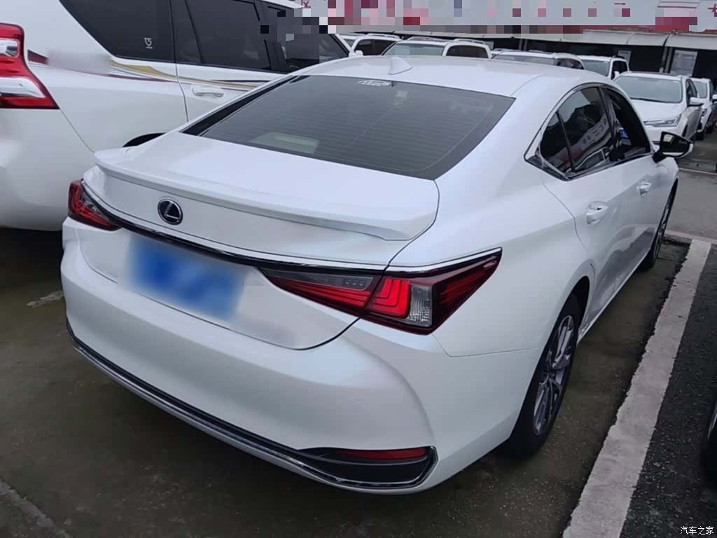 Lexus ES, 2022 7