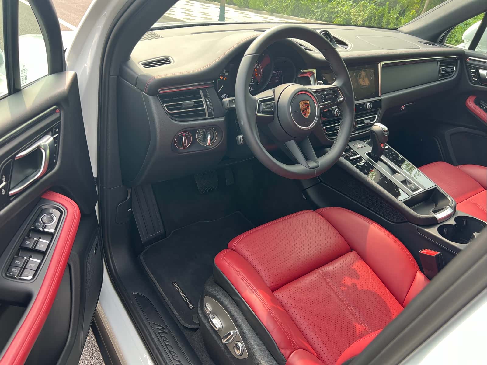 Porsche Macan, 2026 4