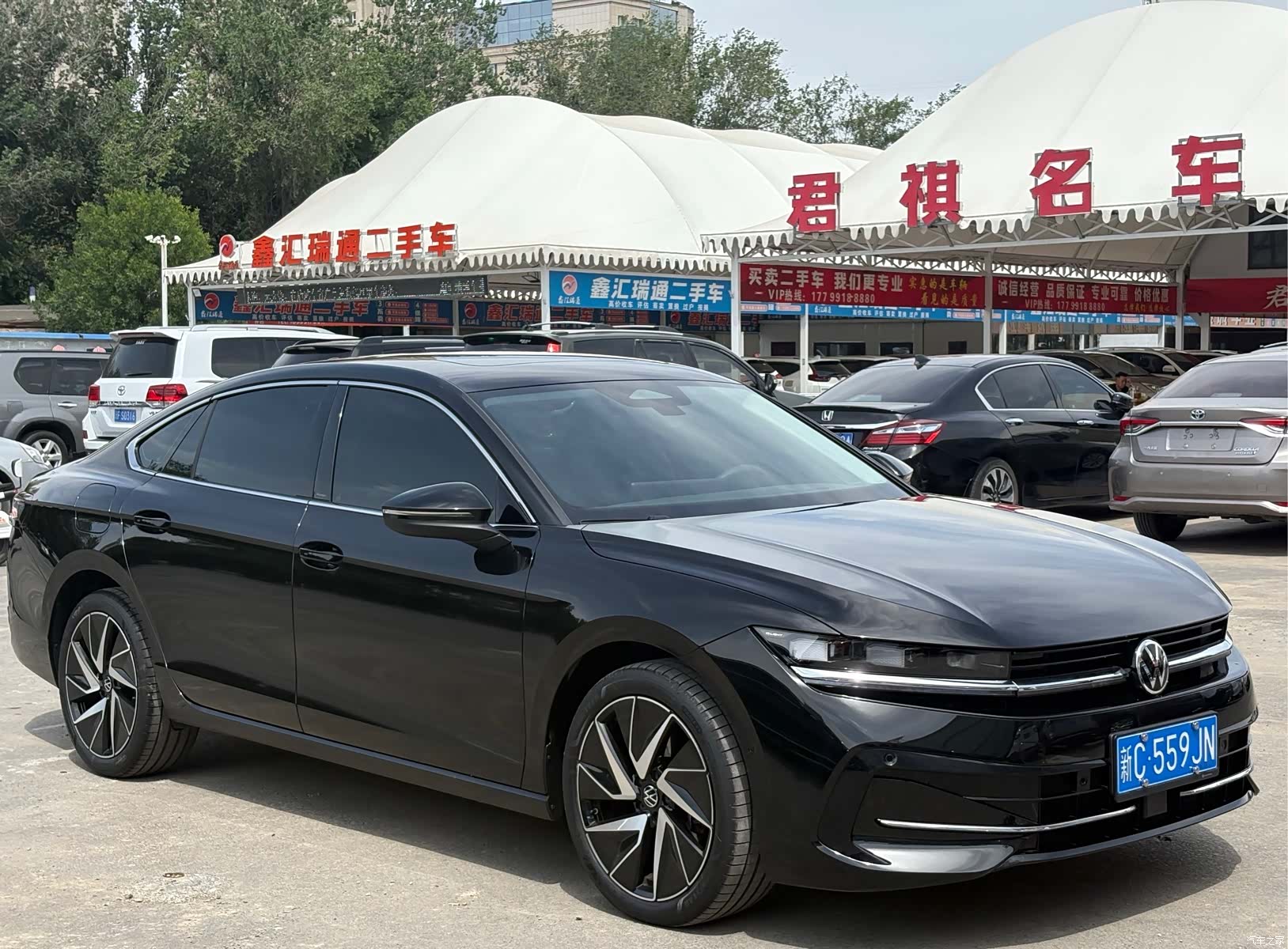 Volkswagen Magotan, 2025 1