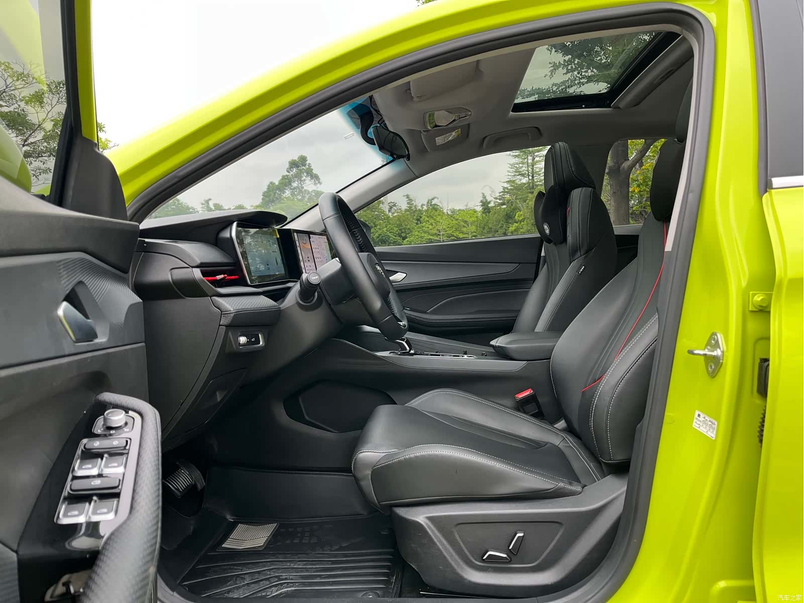 Geely Binray, 2022 11