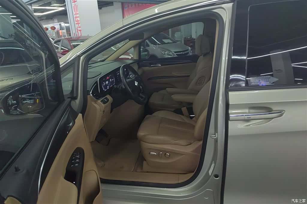Buick GL8, 2021 9