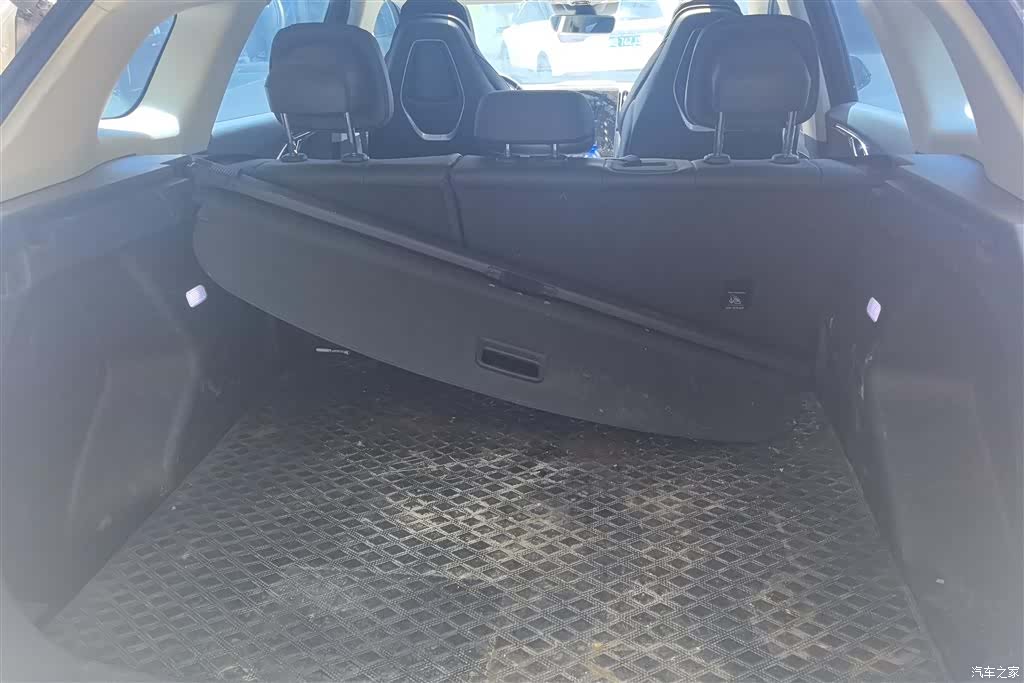 Hongqi HS3, 2023 4