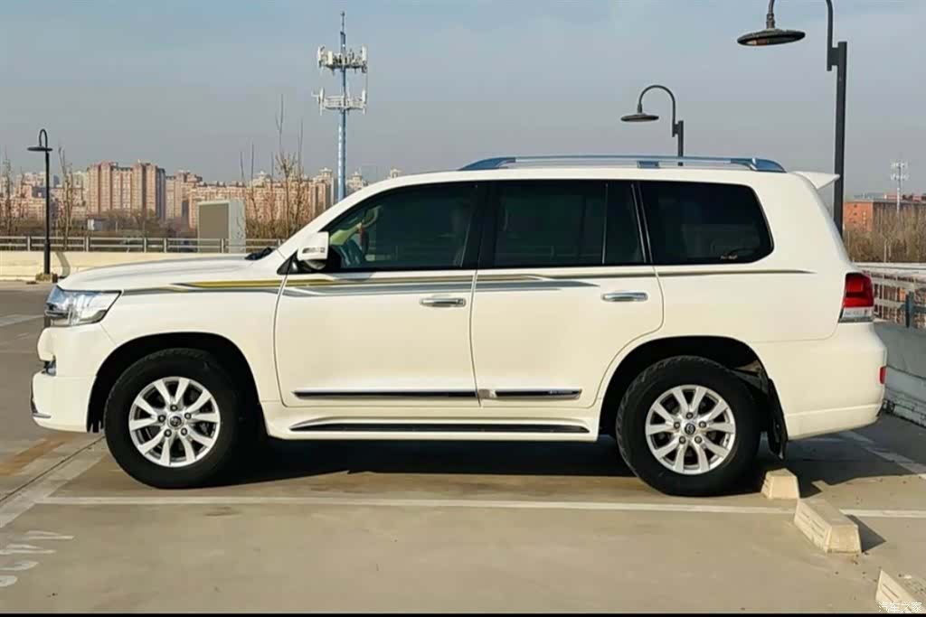 Toyota Land Cruiser, 2018 3