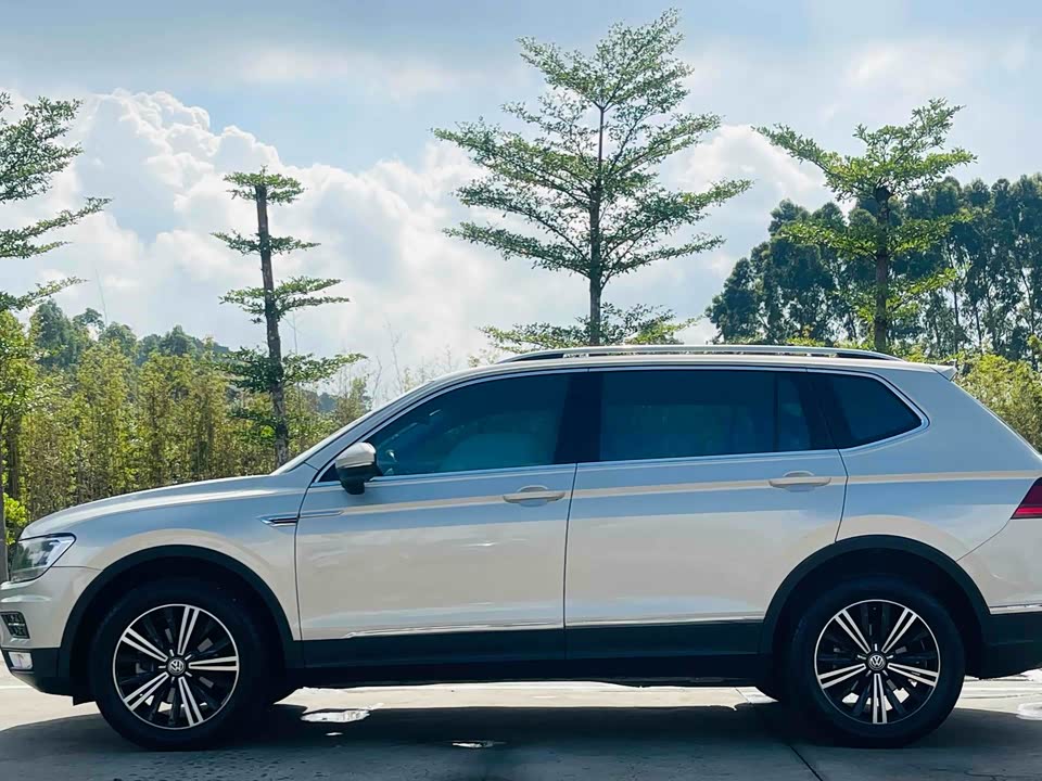 Volkswagen Tiguan L