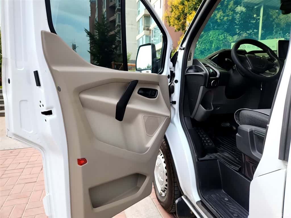 Ford 2.0TV, 2018 7