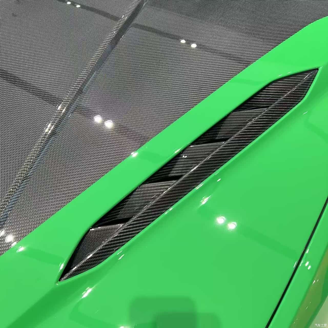 Lamborghini Urus, 2024 13