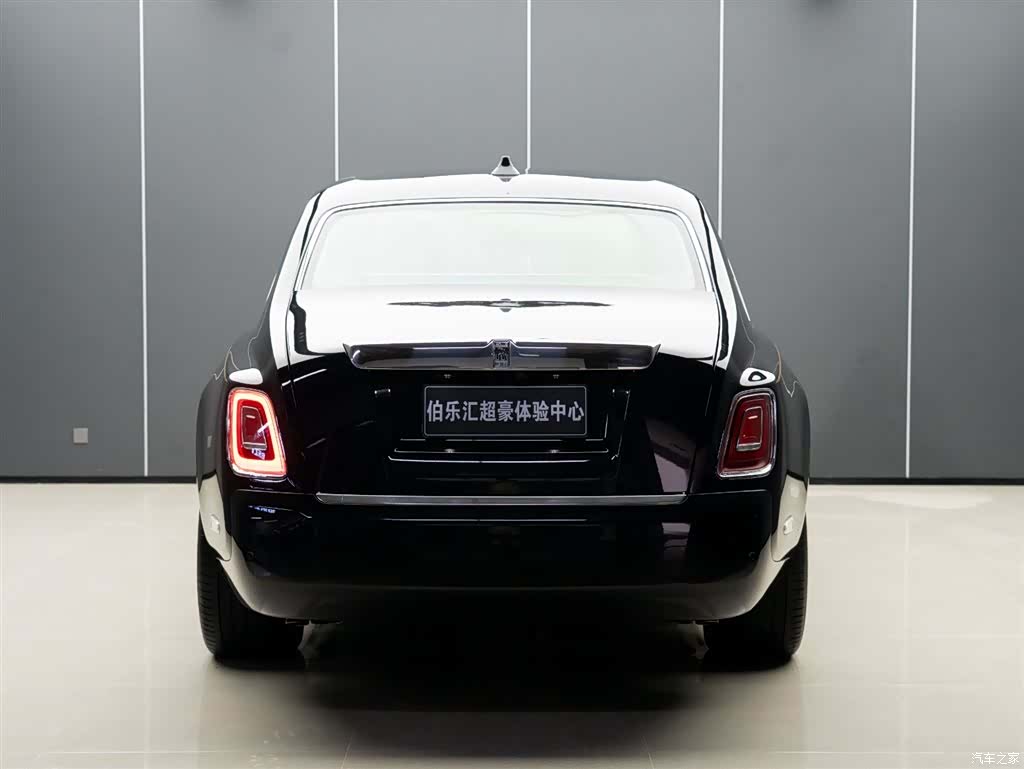 Rolls-Royce Phantom, 2018 8