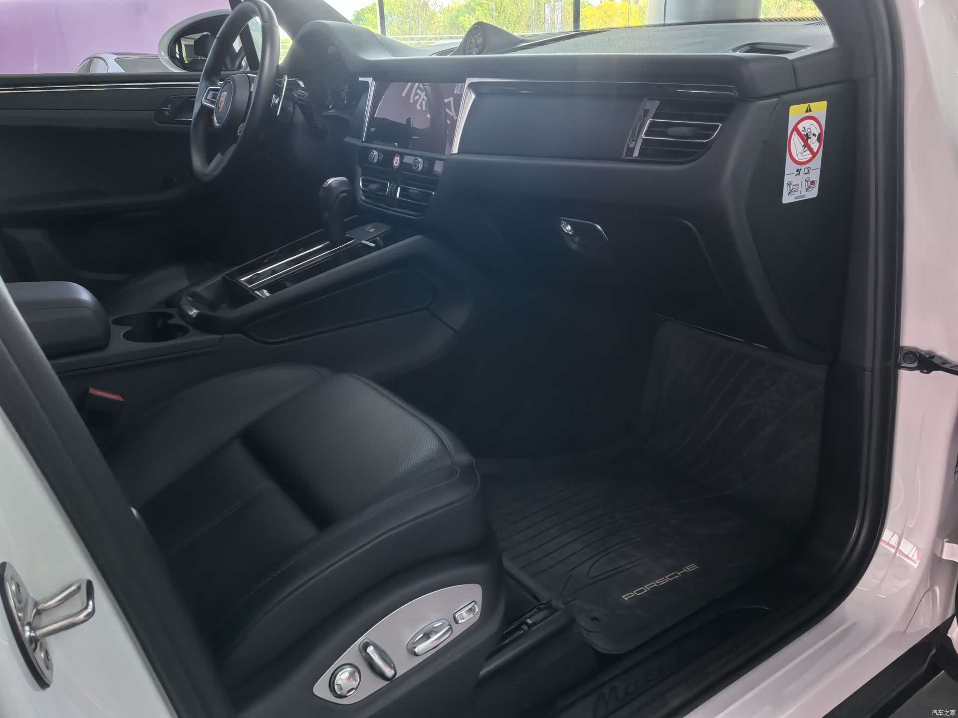Porsche Macan, 2025 8